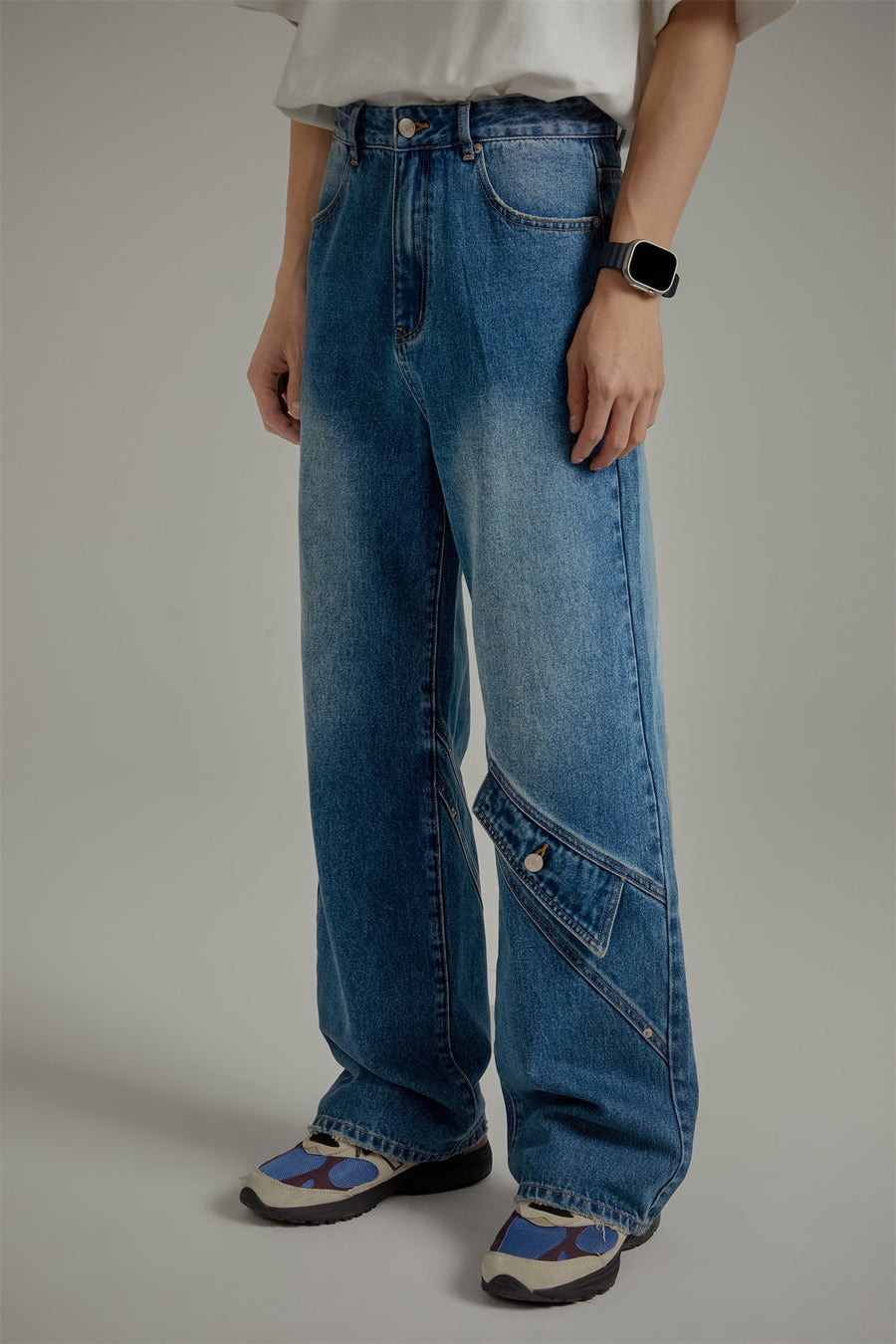 CHUU Knee Pocket Washed Wide Straight Jeans