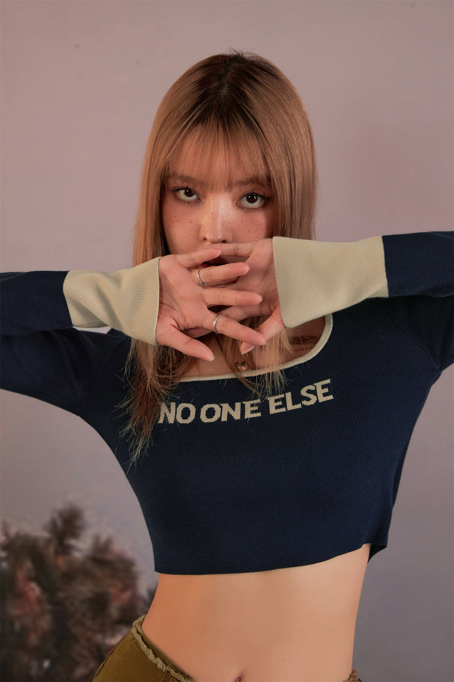 CHUU Round Neck Lettering Long Sleeve Crop Knit Top