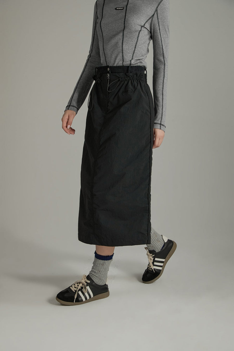 CHUU Simple Drawstring Long Skirt